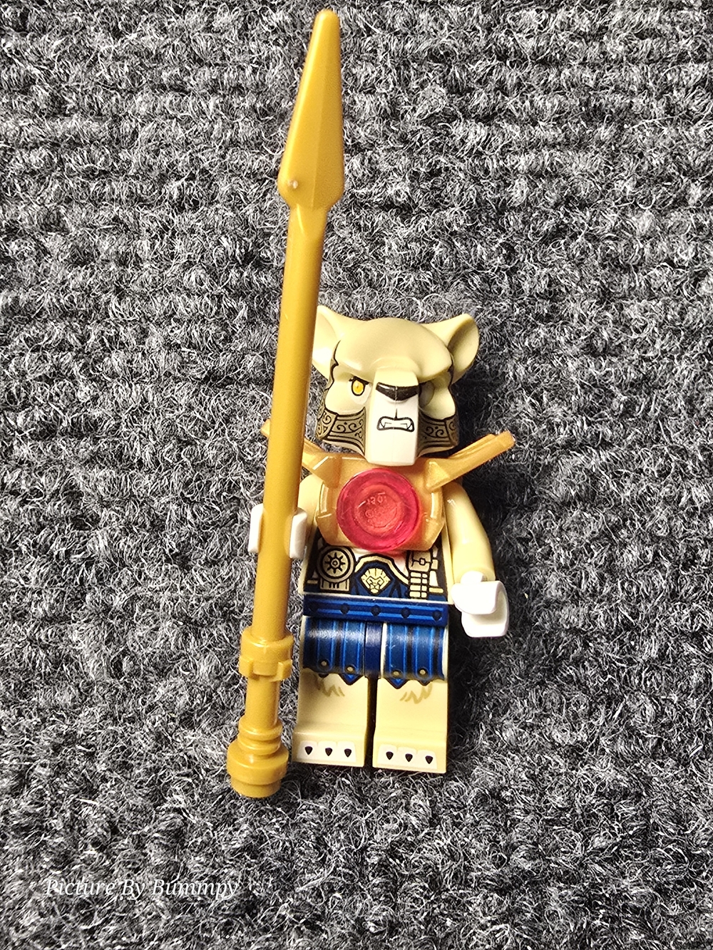 LEGO Legends of Chima Li'Ella minifigure (Item ID: loc115)
